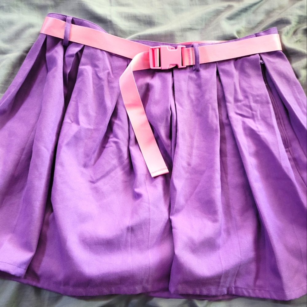 Hot Topic pleated Skirt w/belt